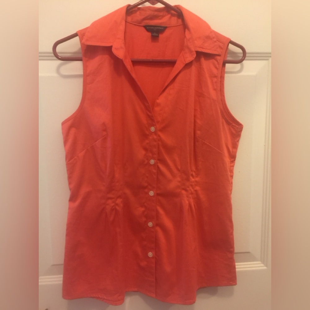 Banana Republic Sleeveless Button-Down Shirt in Coral Orange color